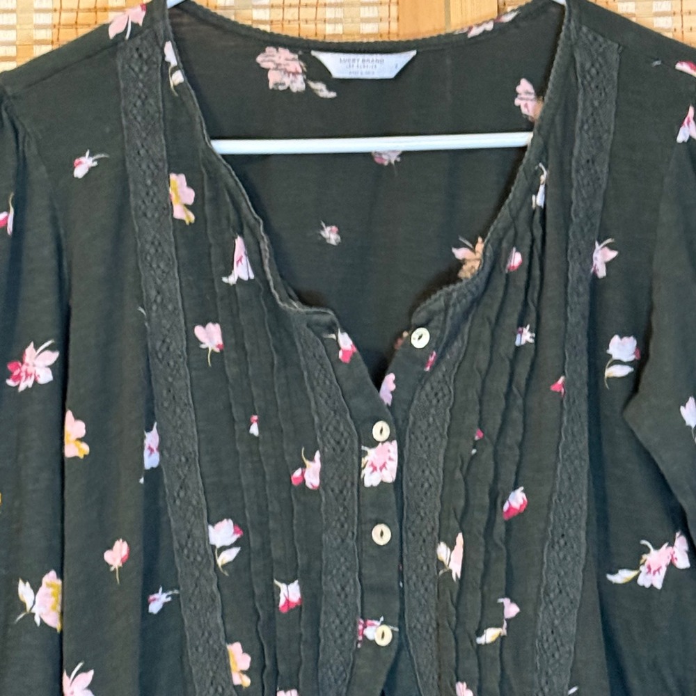 Lucky Brand Floral Peplum Top Green Long Sleeve Lace Trim Pintuck Boho Small - Picture 2 of 7